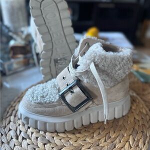 Kids Cream Sherpa High-Top Boots